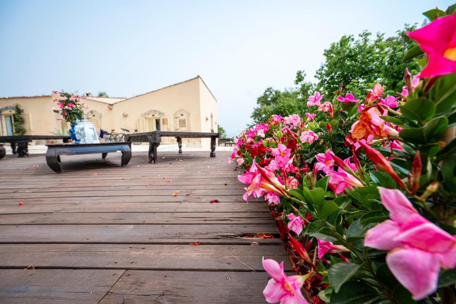 Terre Di Vendicari Guest House Noto Bagian luar foto